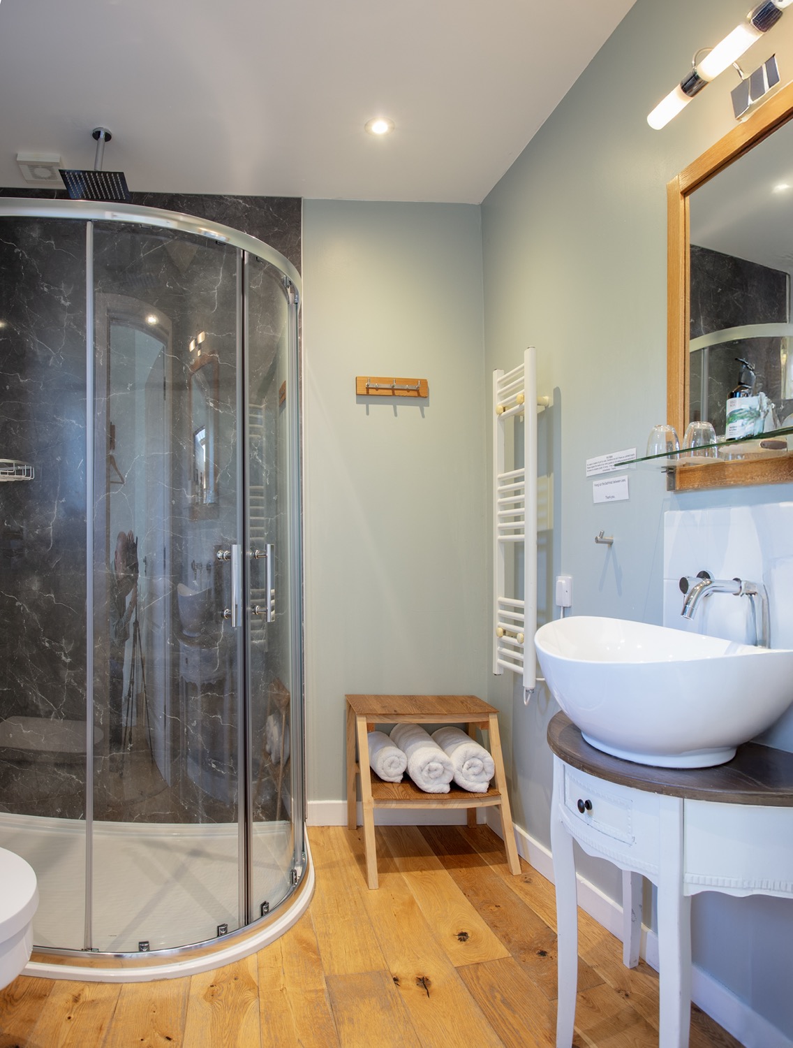 Room1 shower M